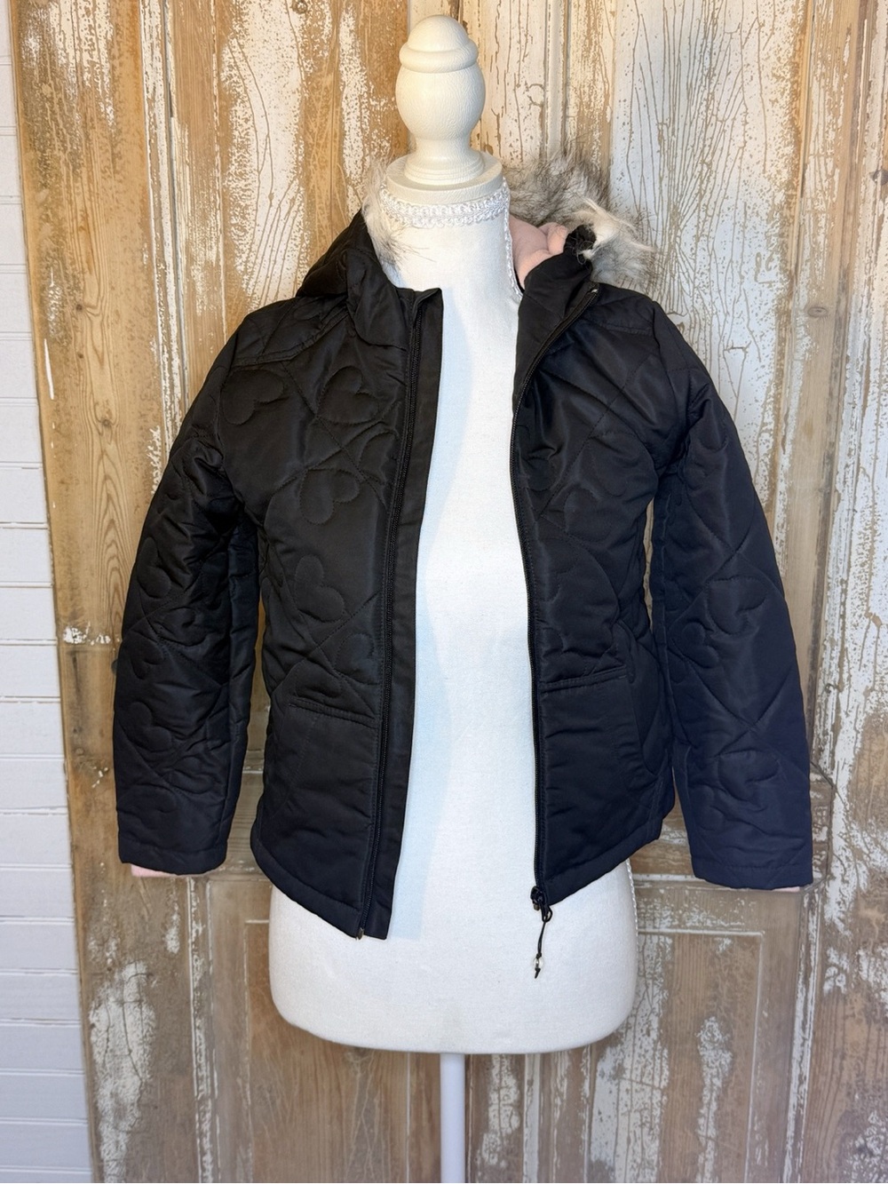 Magellan Outdoors Girls S Black Heart Quilted Jacket Faux Fur Hood Pink Lining